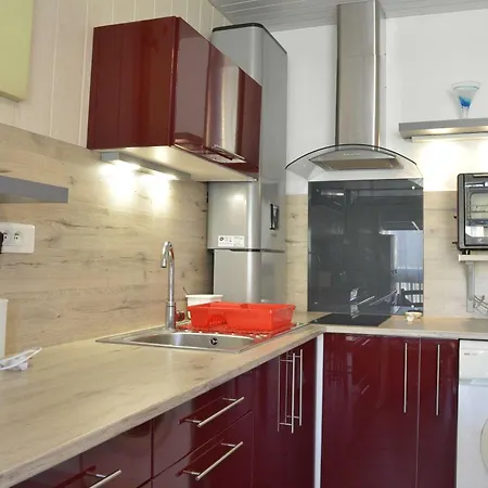 Apartment Renove Au Cap D'agde : 4 Couchages, Clim, Proche Et Port, Parking A Proximite - Fr-1-249-351 Agde